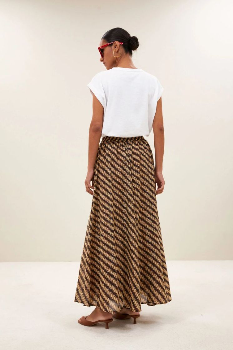 Tobi bright white